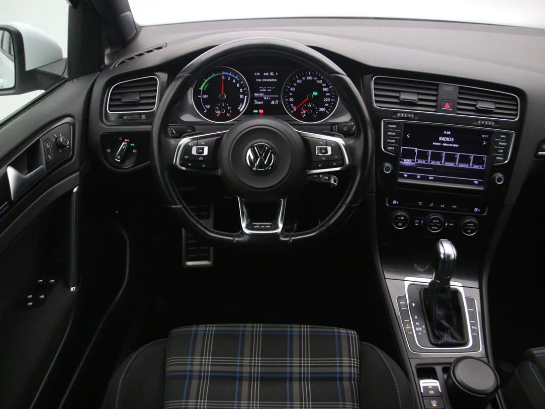 Volkswagen Golf | 15