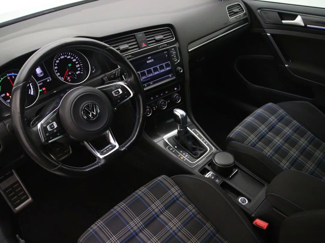 Volkswagen Golf | 14