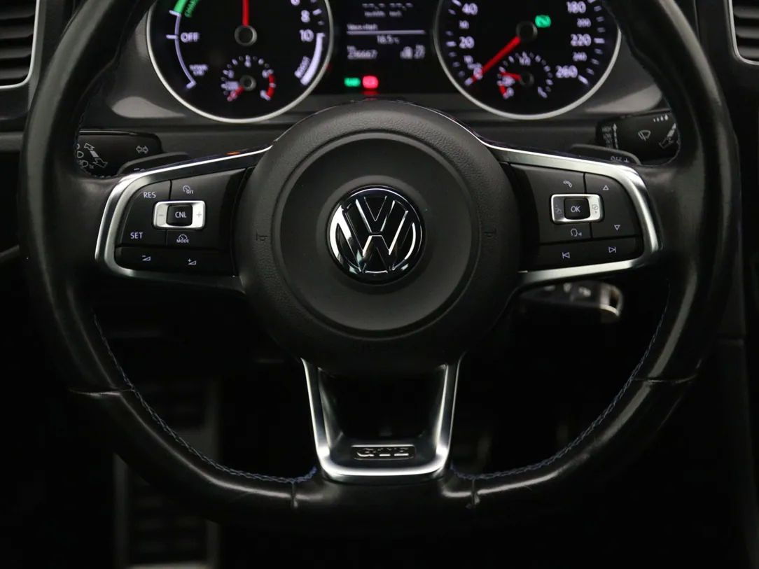 Volkswagen Golf | 16