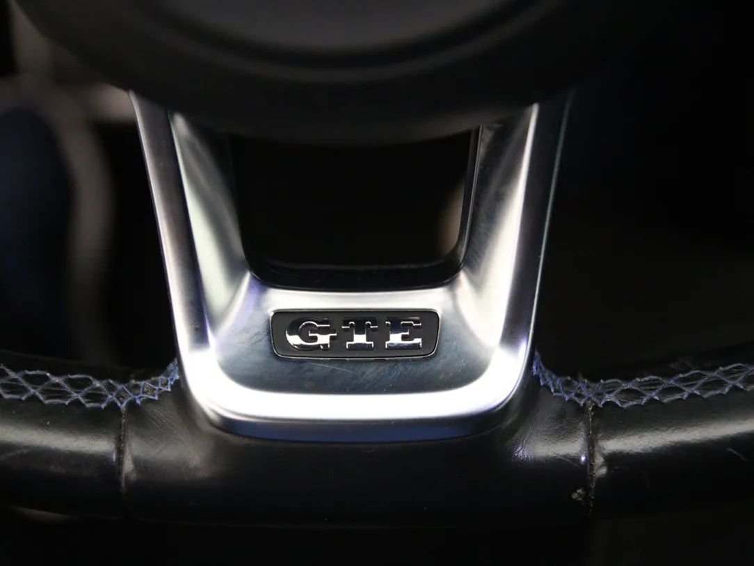 Volkswagen Golf | 30