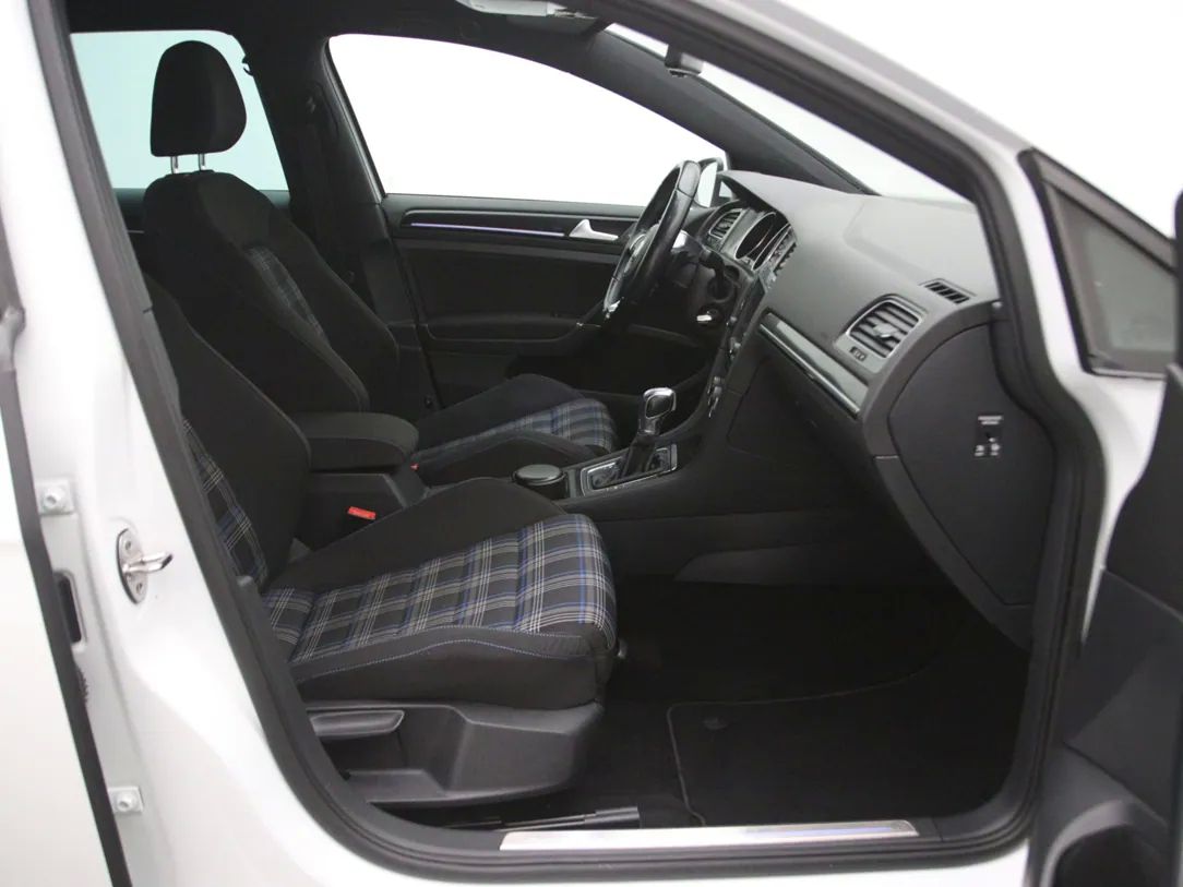 Volkswagen Golf | 12