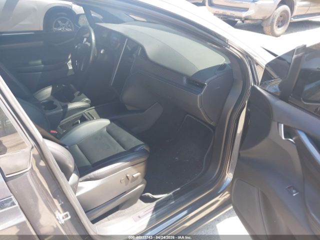 Tesla Model X | 4