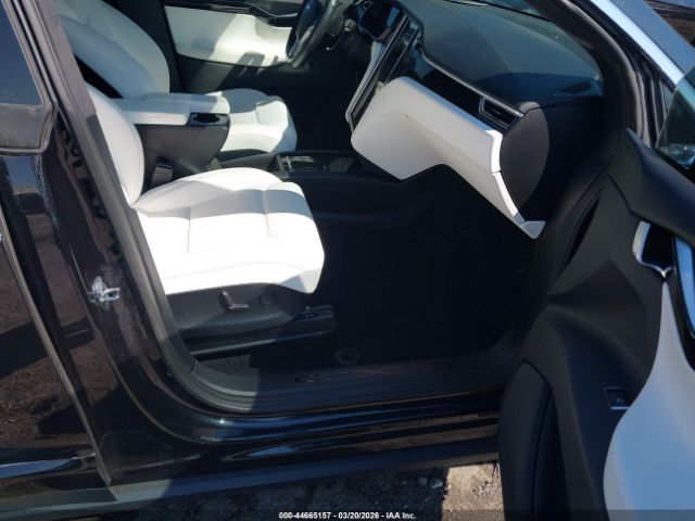 Tesla Model X | 4