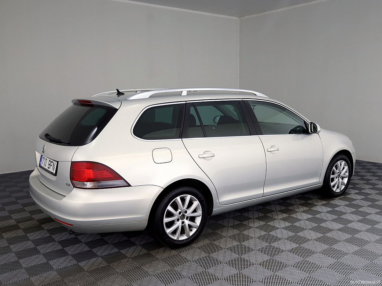 Volkswagen Golf | 2