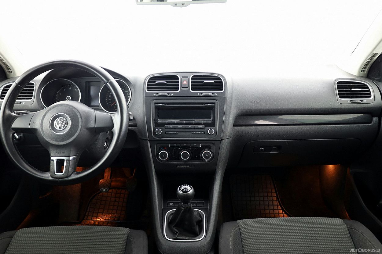 Volkswagen Golf | 4