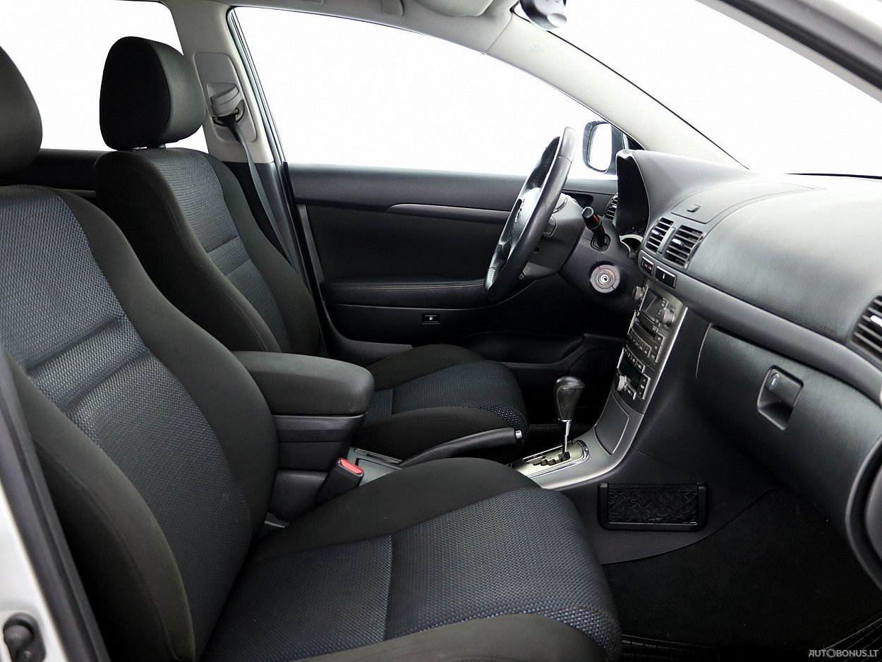 Toyota Avensis | 5