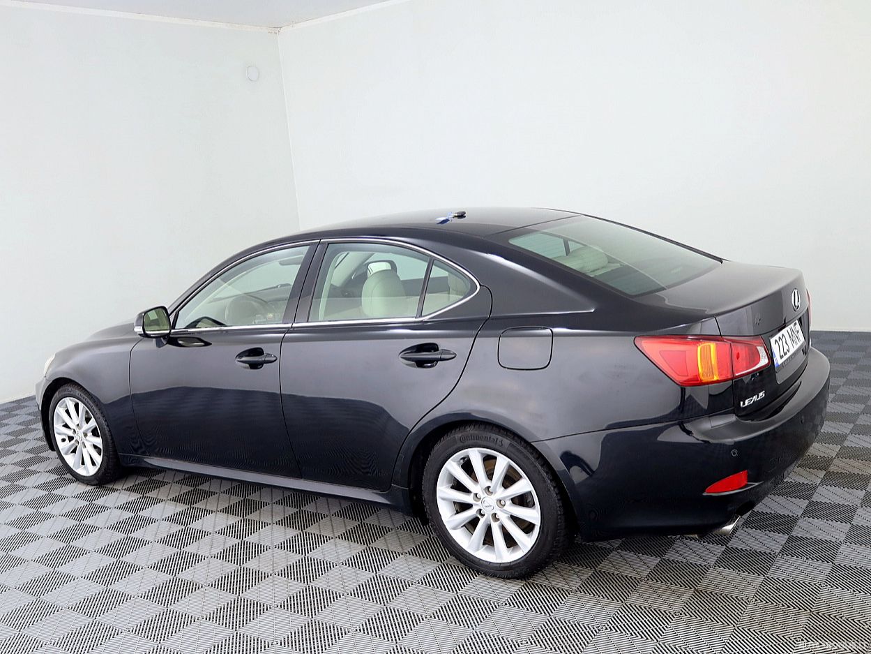 Lexus IS 250 | 3