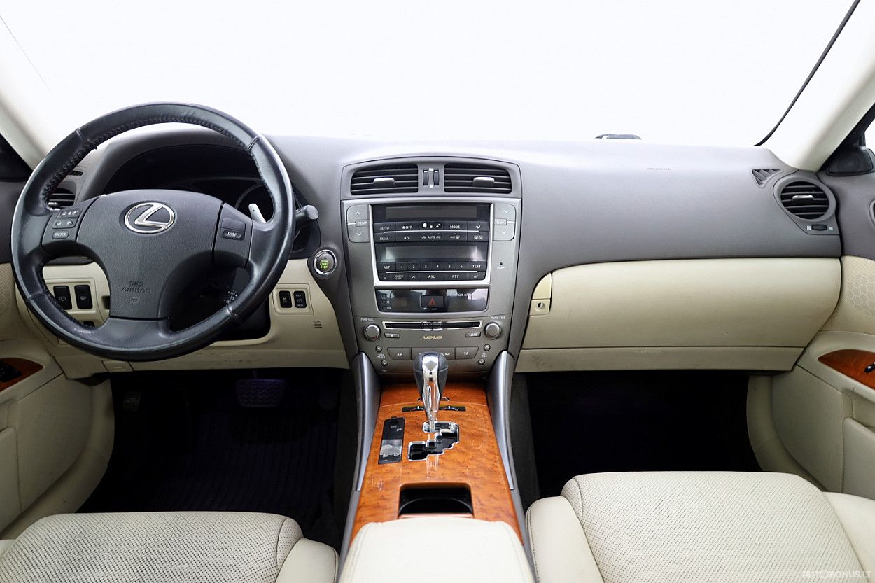 Lexus IS 250 | 4