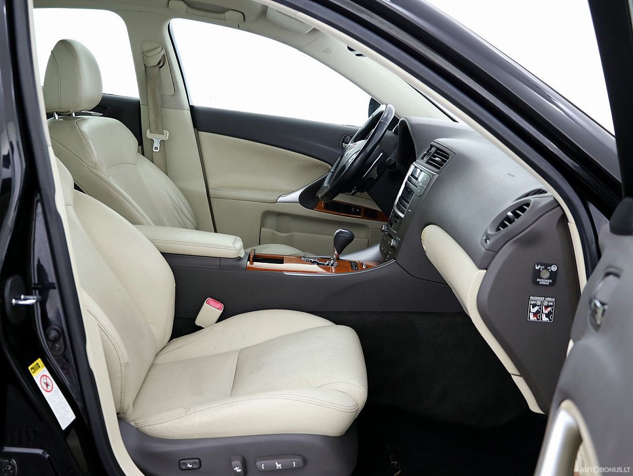 Lexus IS 250 | 5