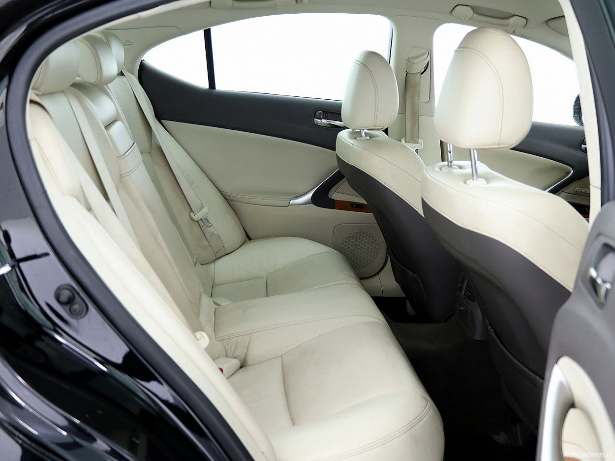 Lexus IS 250 | 6
