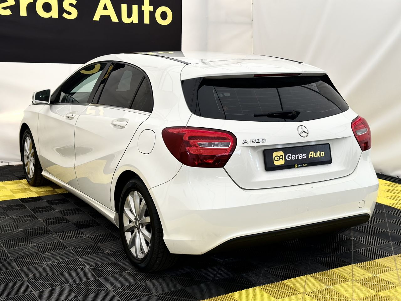 Mercedes-Benz A200 | 4