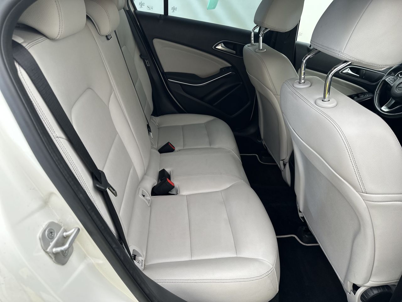 Mercedes-Benz A200 | 10