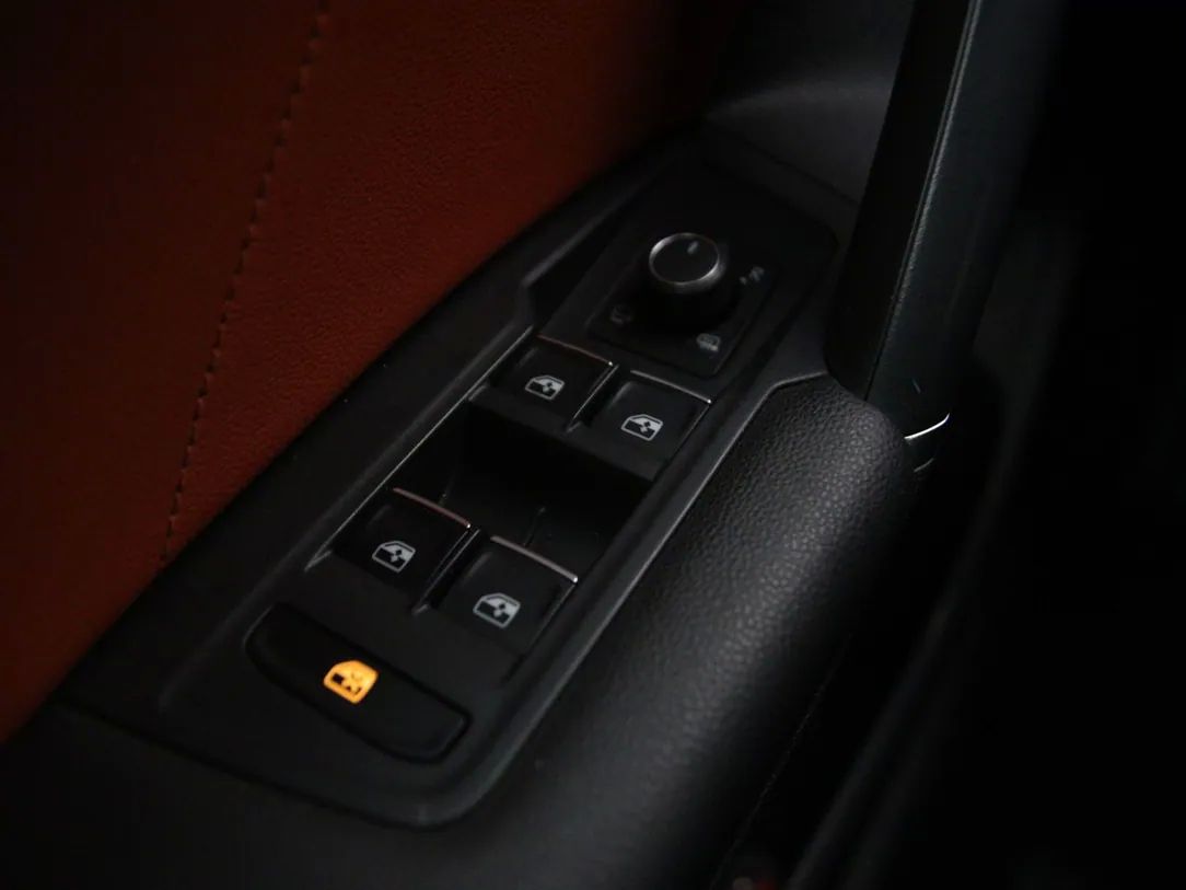 Volkswagen Tiguan | 25