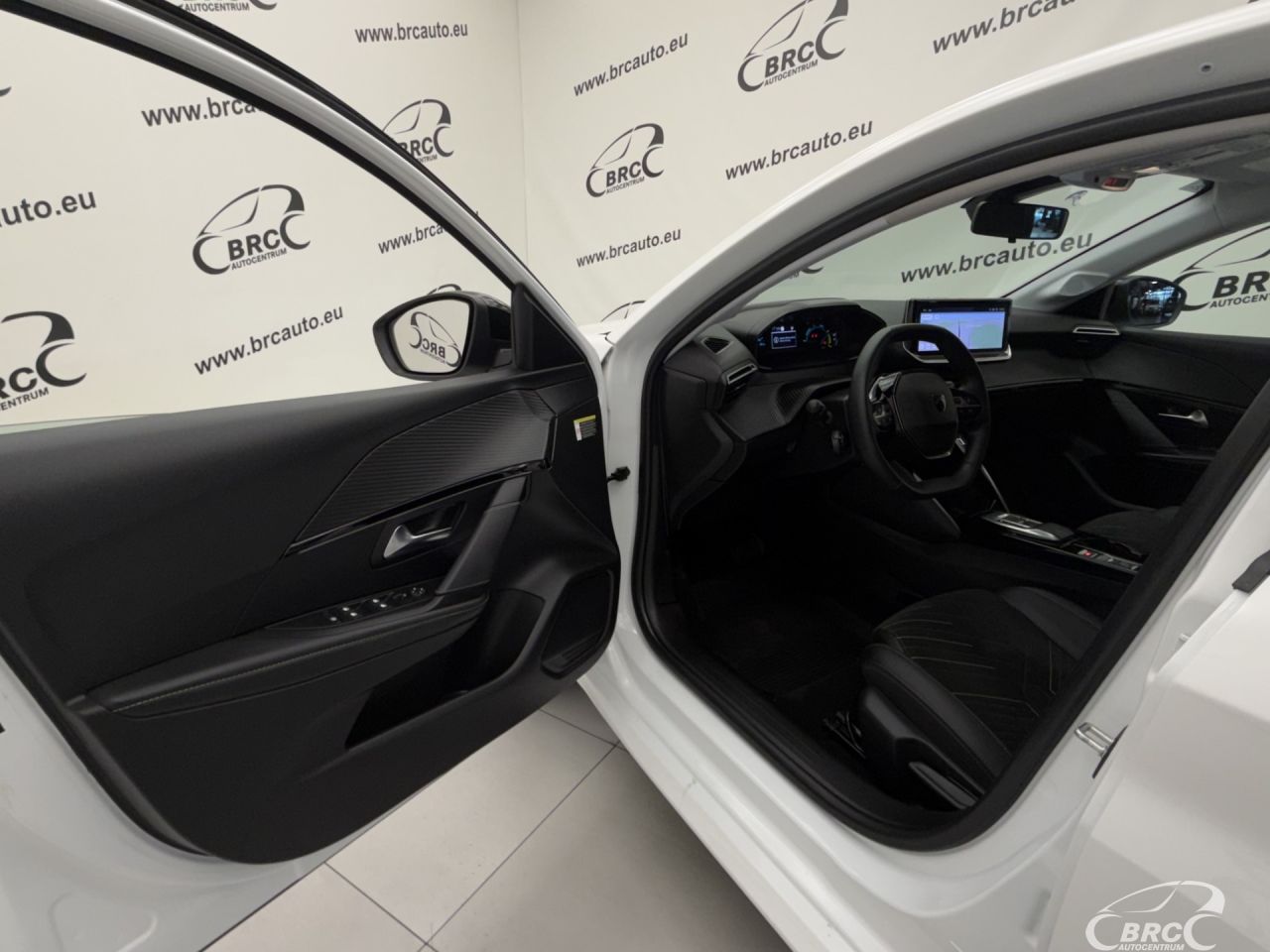 Peugeot 208 | 17