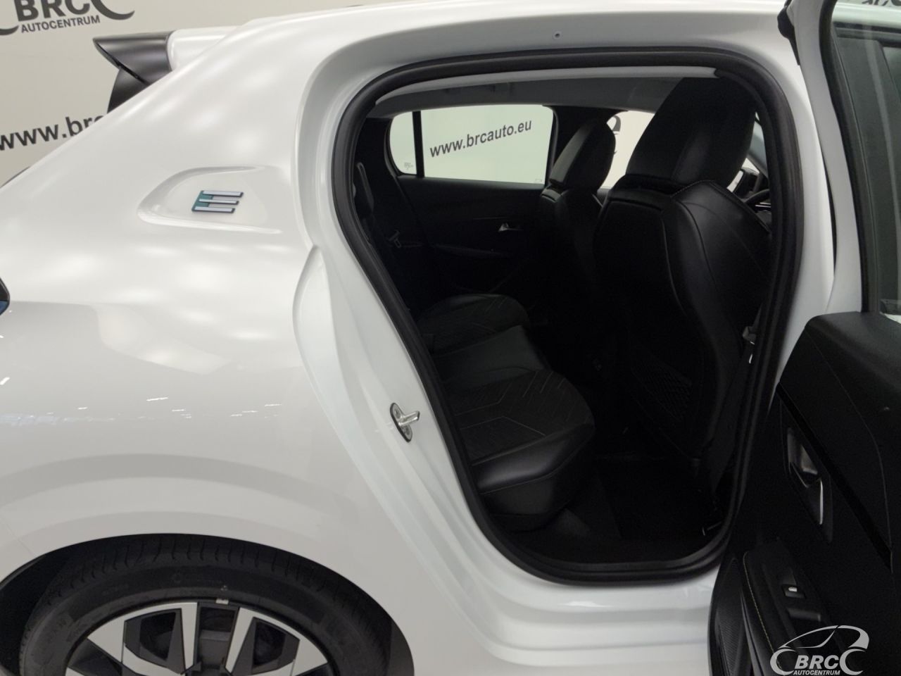 Peugeot 208 | 8