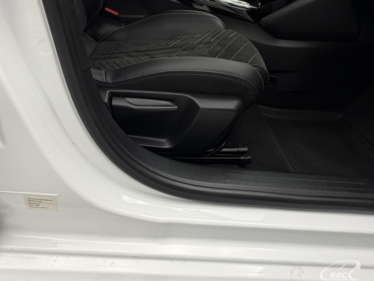 Peugeot 208 | 5