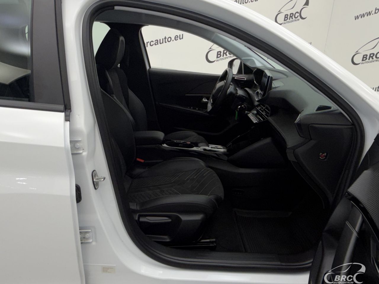 Peugeot 208 | 3