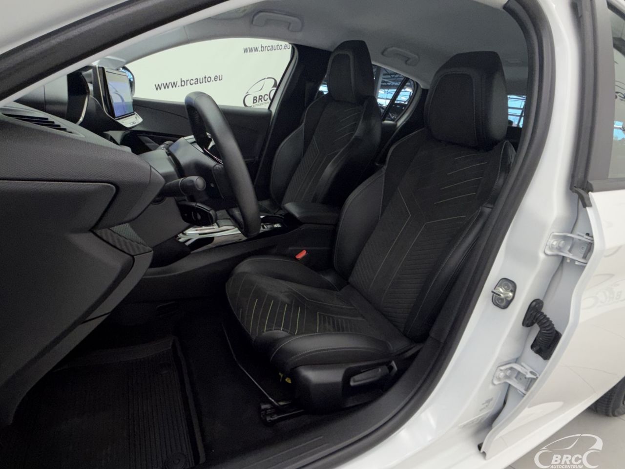 Peugeot 208 | 21