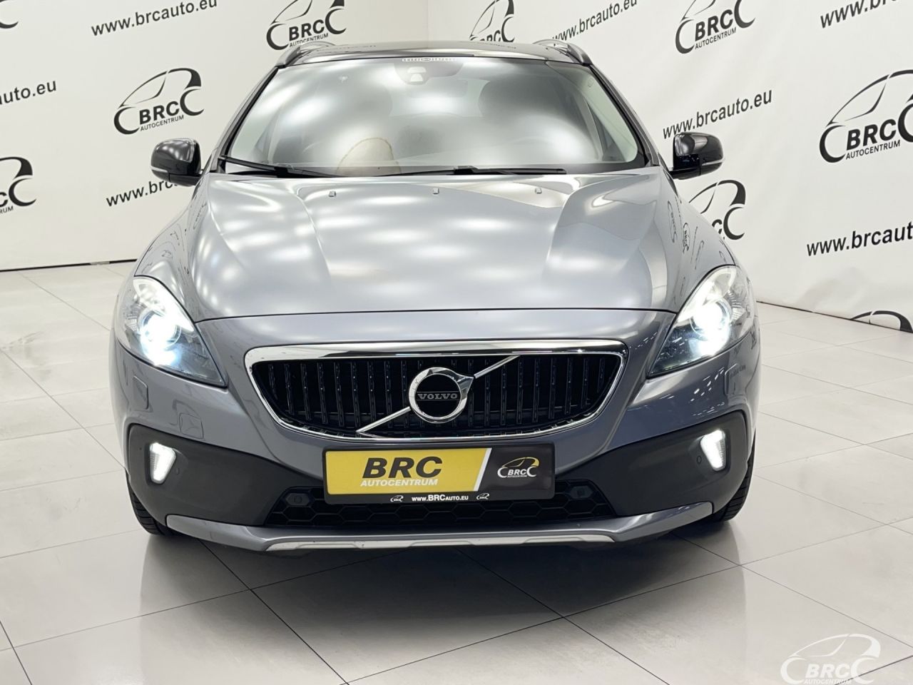 Volvo V40 | 49