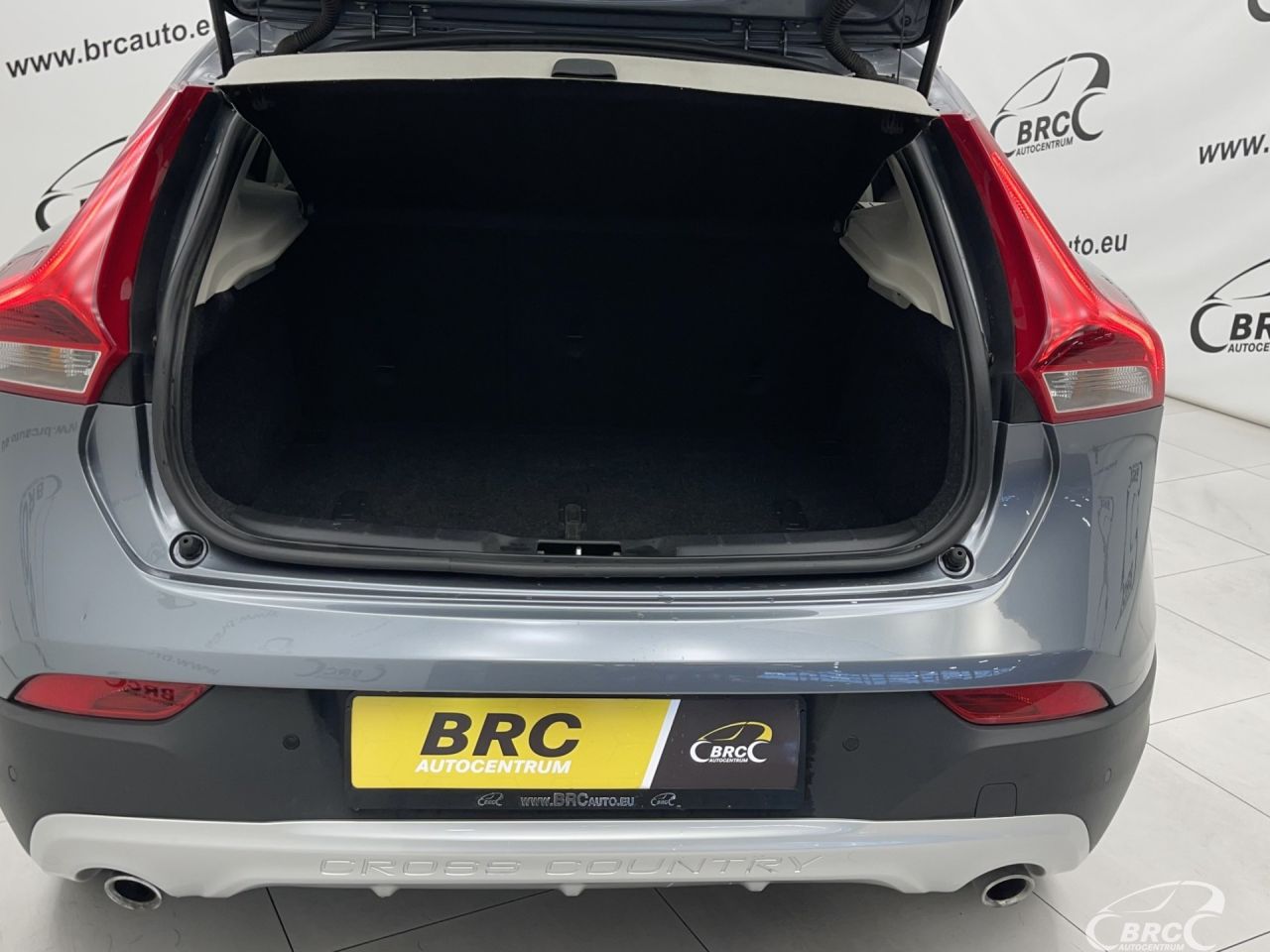 Volvo V40 | 46