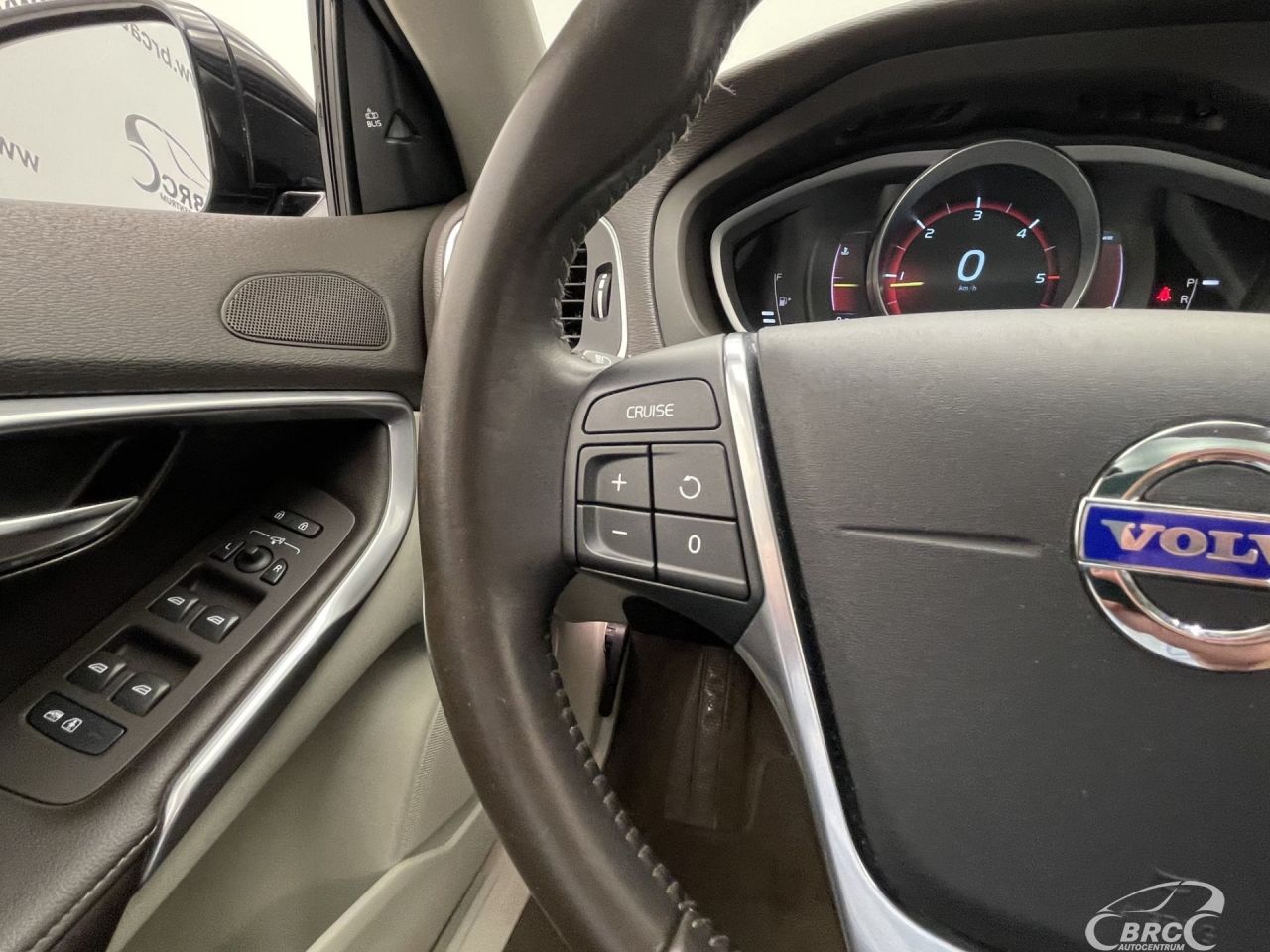 Volvo V40 | 29