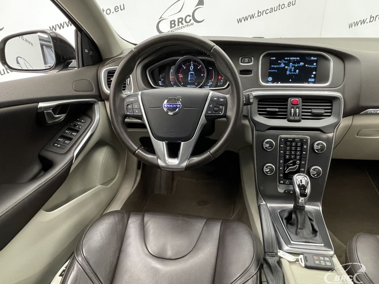 Volvo V40 | 12