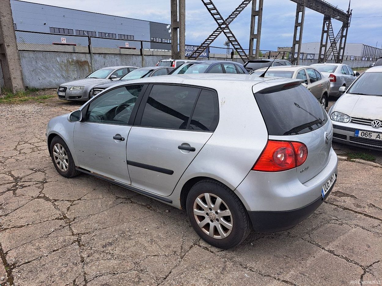 Volkswagen Golf | 3