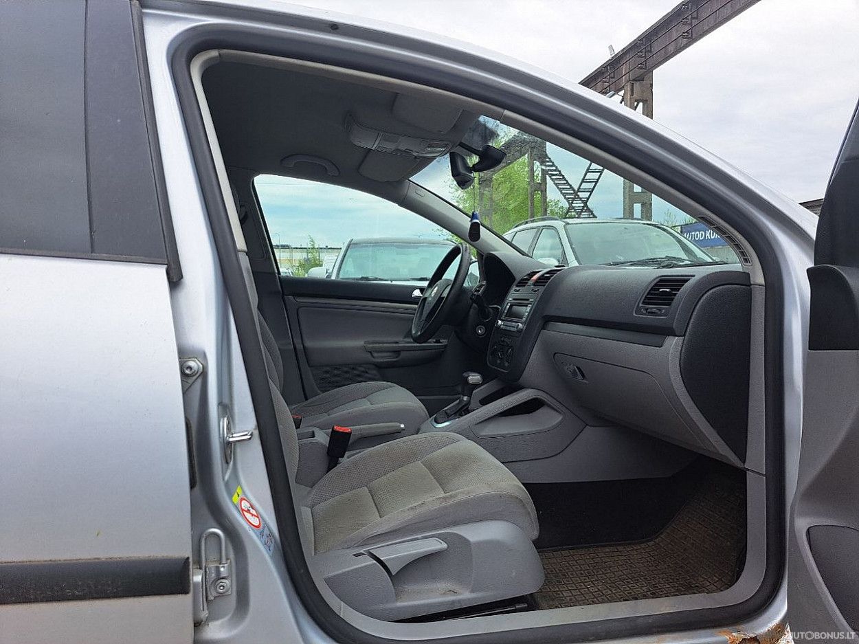 Volkswagen Golf | 5