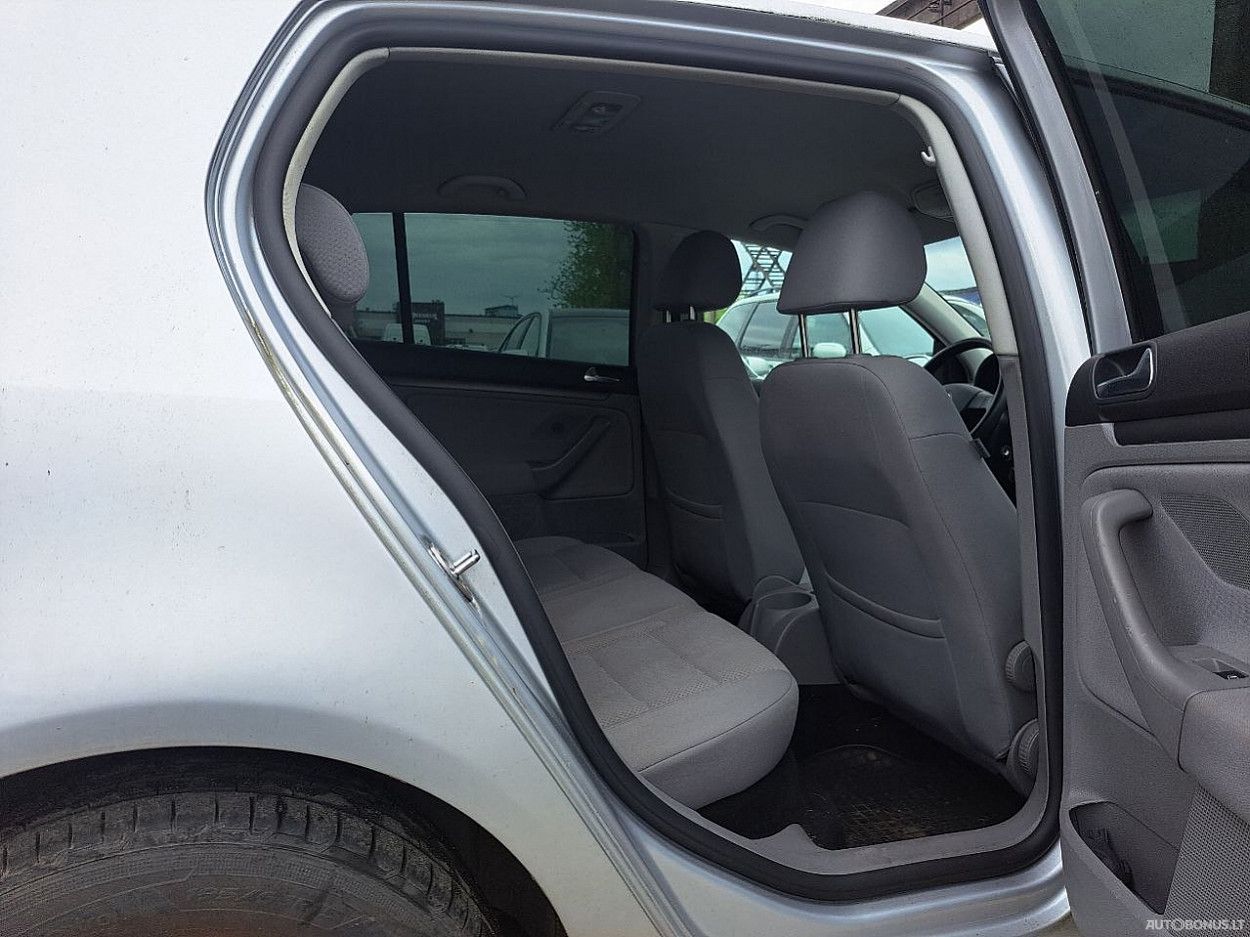 Volkswagen Golf | 6