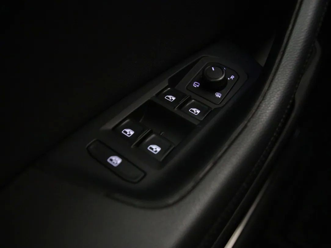 Volkswagen Passat | 25