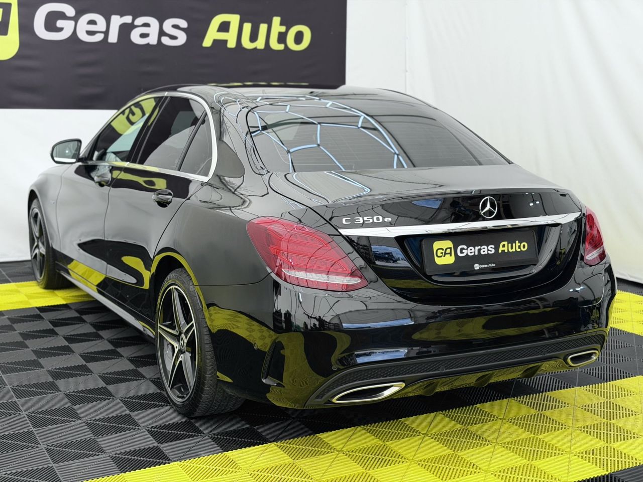 Mercedes-Benz C350 | 5