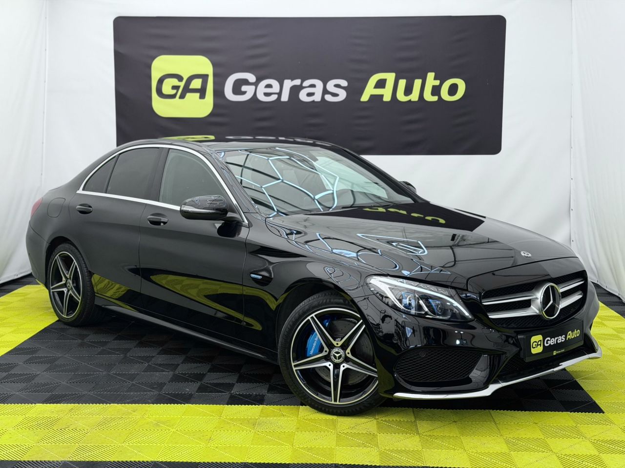 Mercedes-Benz C350 | 2