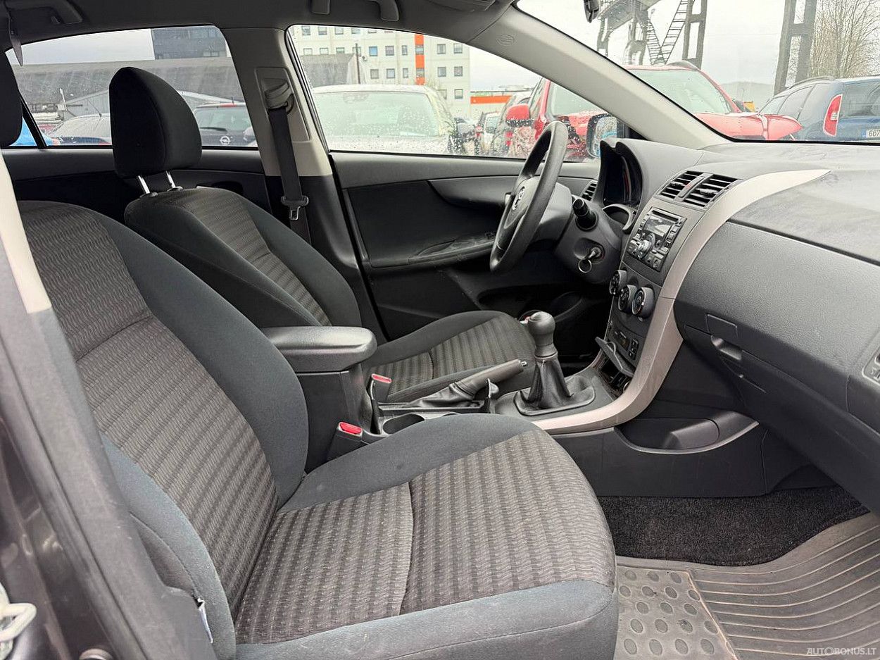 Toyota Corolla | 5