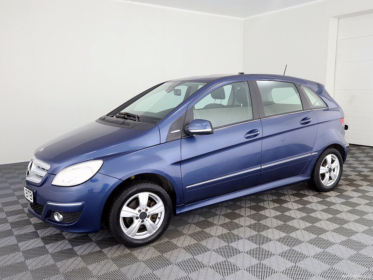 Mercedes-Benz B180 | 1