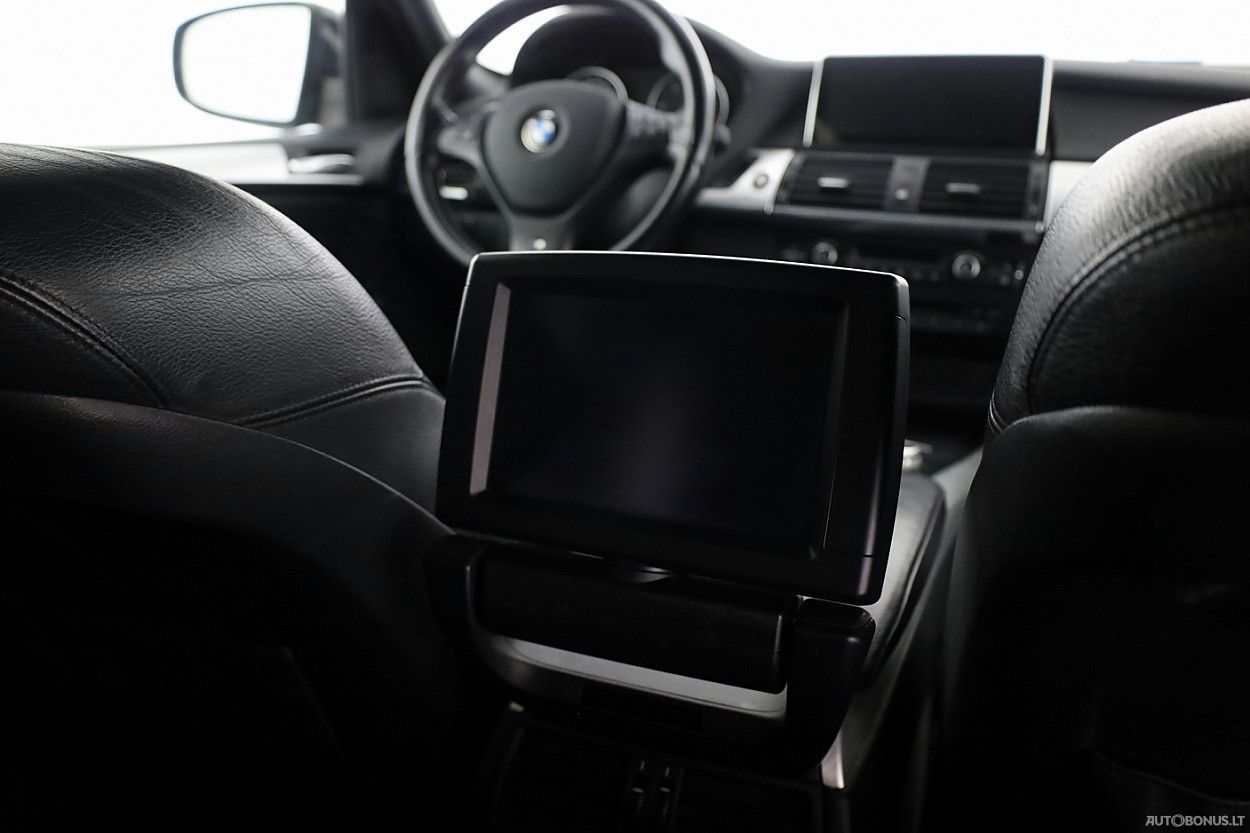 BMW X5 | 9