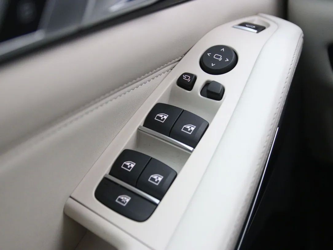 BMW X5 | 25