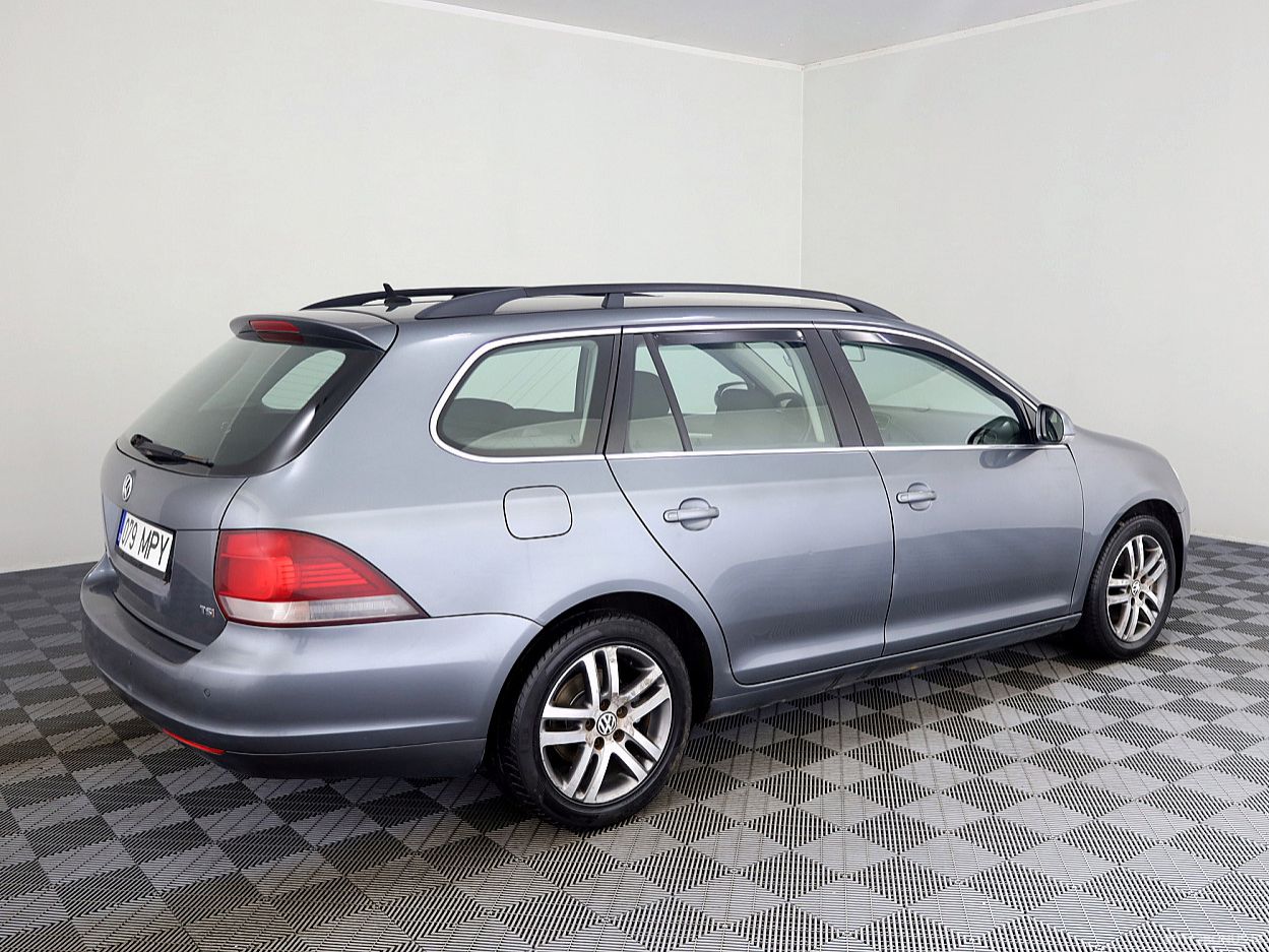 Volkswagen Golf | 2