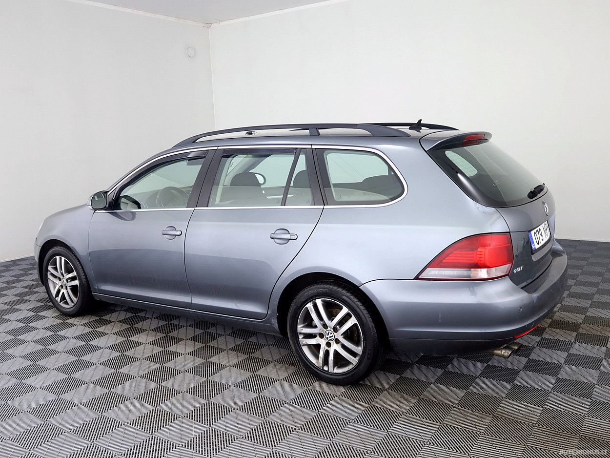Volkswagen Golf | 3