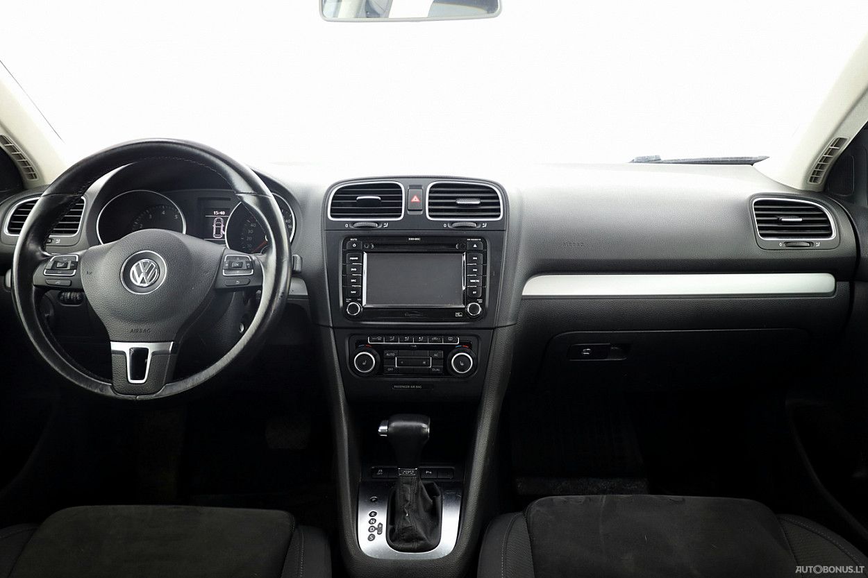 Volkswagen Golf | 4