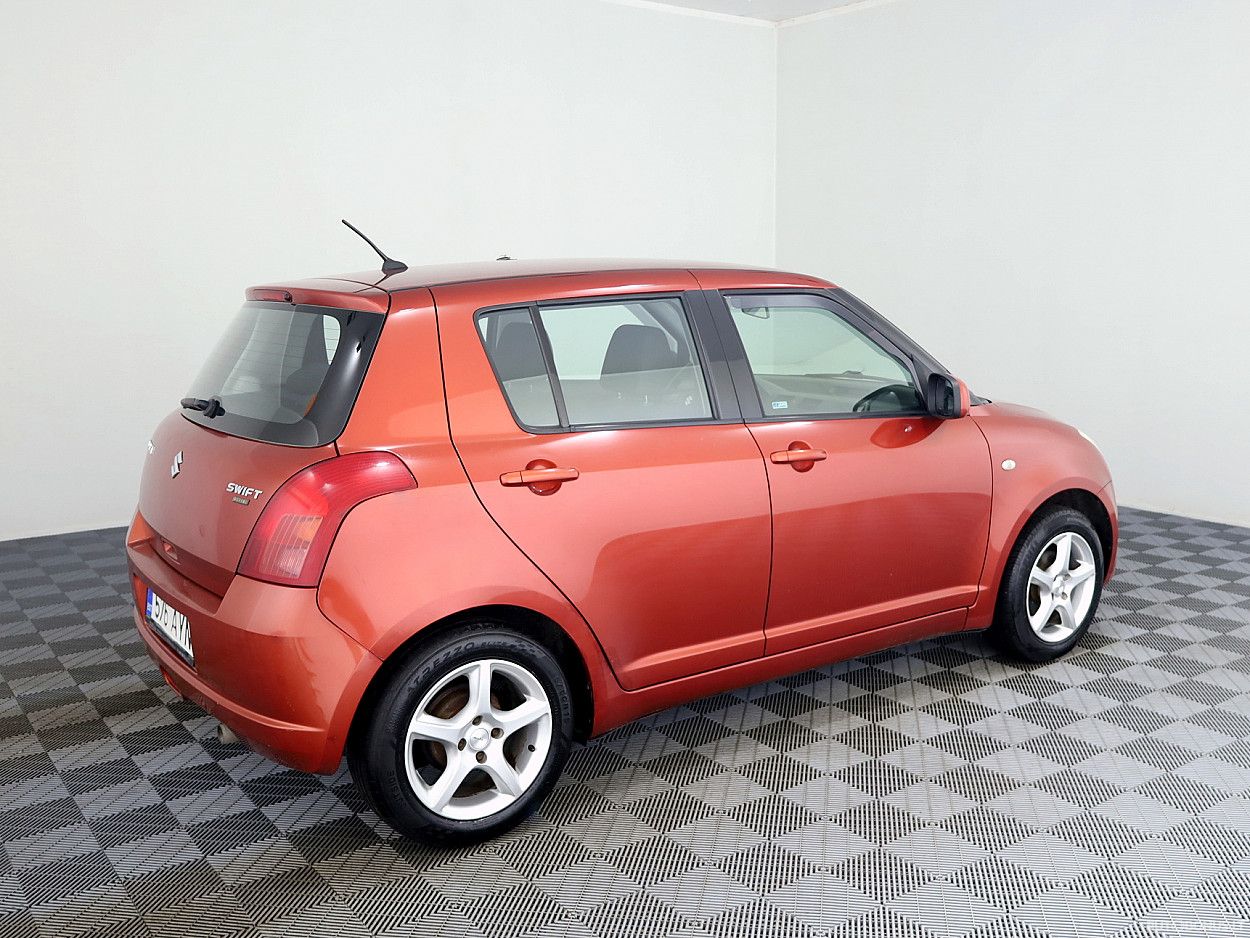 Suzuki Swift | 2
