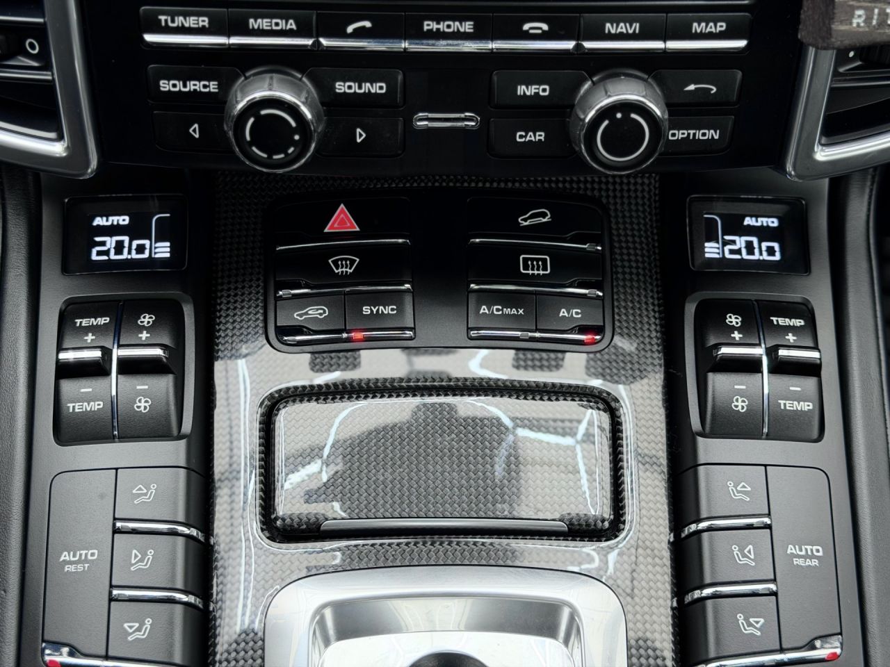 Porsche Cayenne | 26