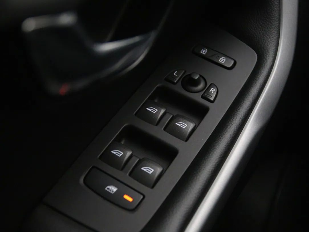 Volvo V40 | 25