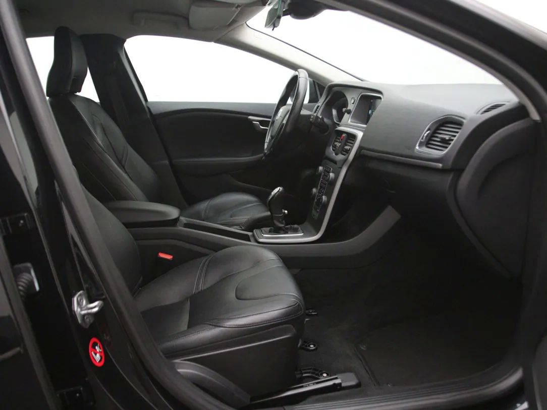 Volvo V40 | 13