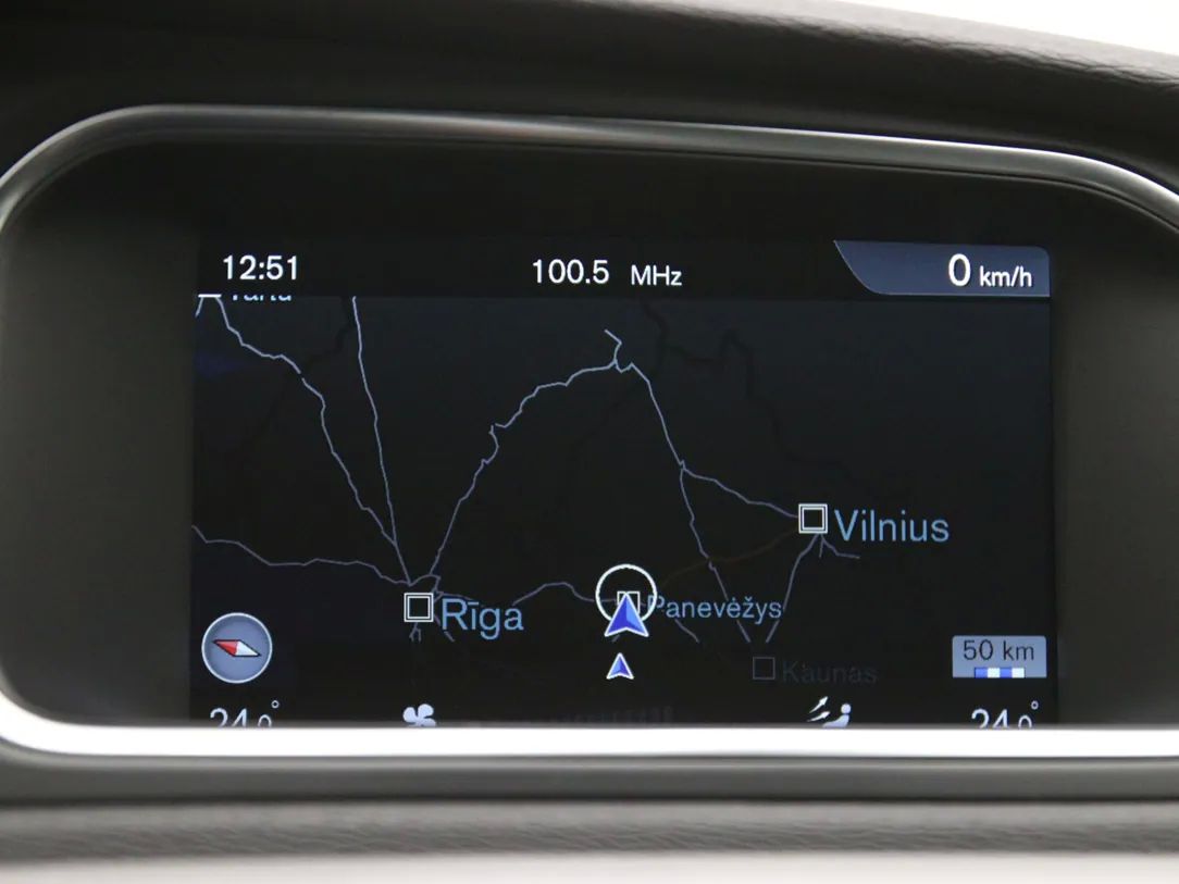Volvo V40 | 23