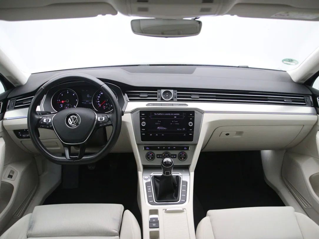 Volkswagen Passat | 1