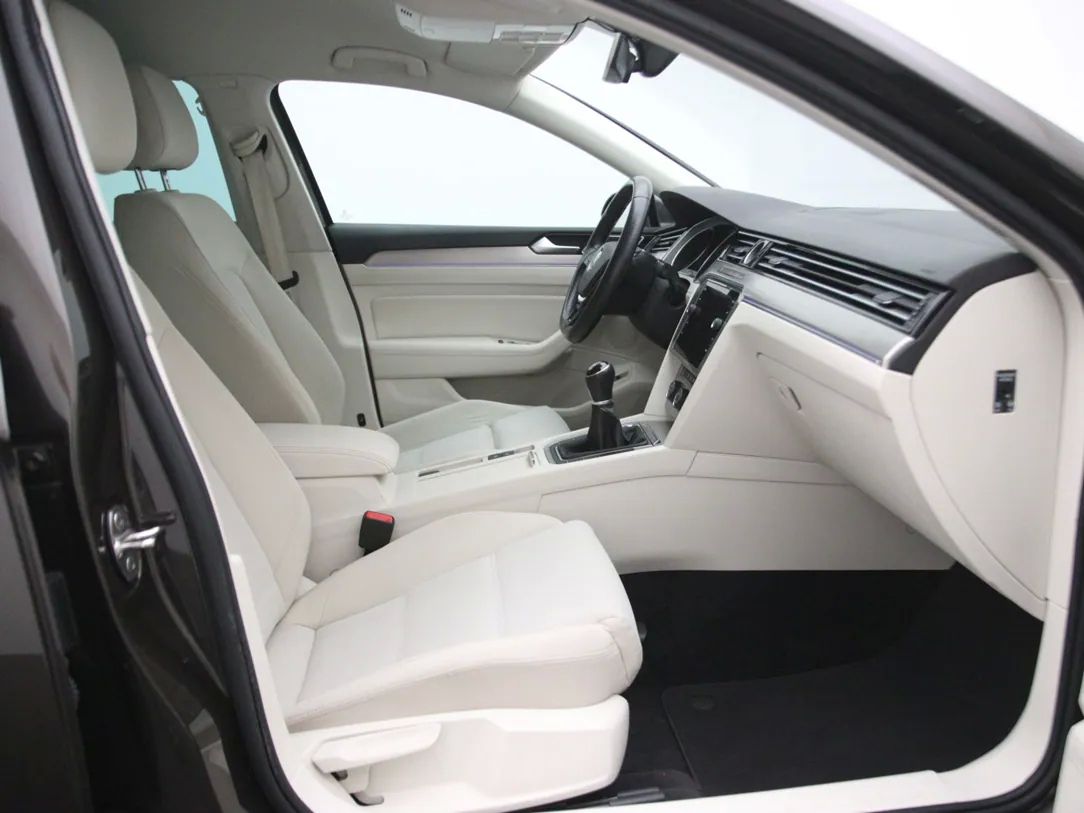 Volkswagen Passat | 13