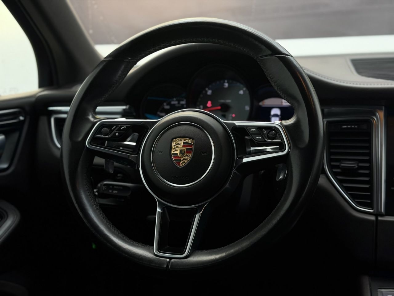 Porsche Macan | 16