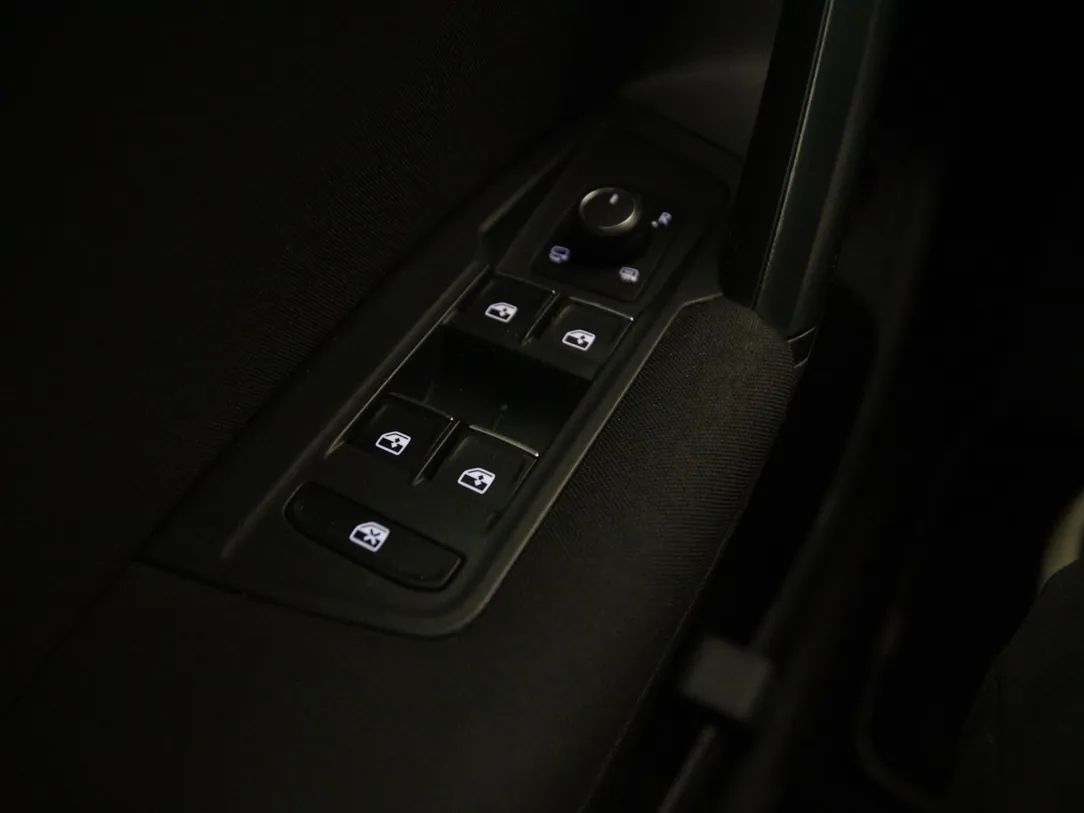 Volkswagen Tiguan | 24