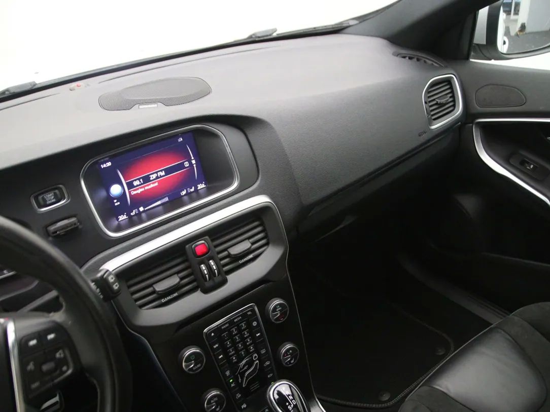 Volvo V40 | 19