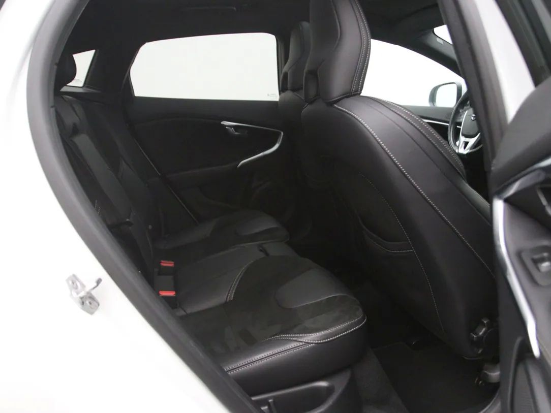 Volvo V40 | 13